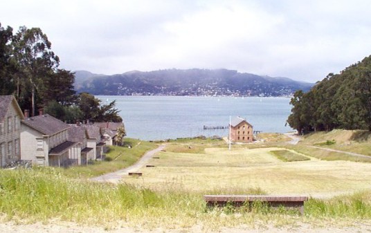 P000204.jpg (52720 bytes)